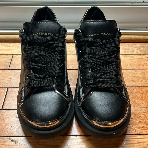 Alexander McQueen Other - Alexander McQueen black silver holo